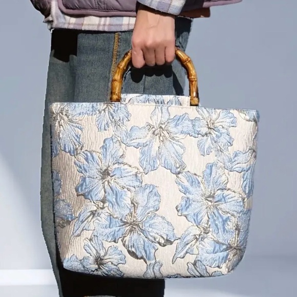 NWOT Floral Blue and Cream Tote Bag with Bamboo Handles - Picture 5 of 6